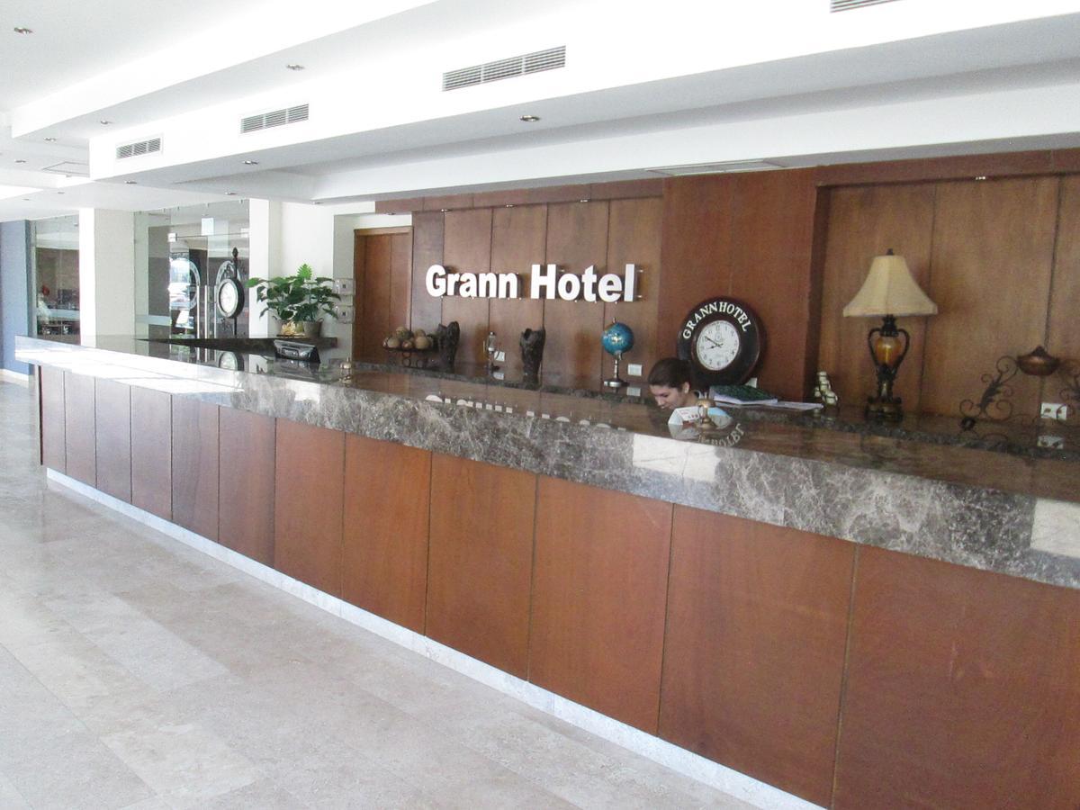 Grann Hotel シウダー・バージェス エクステリア 写真